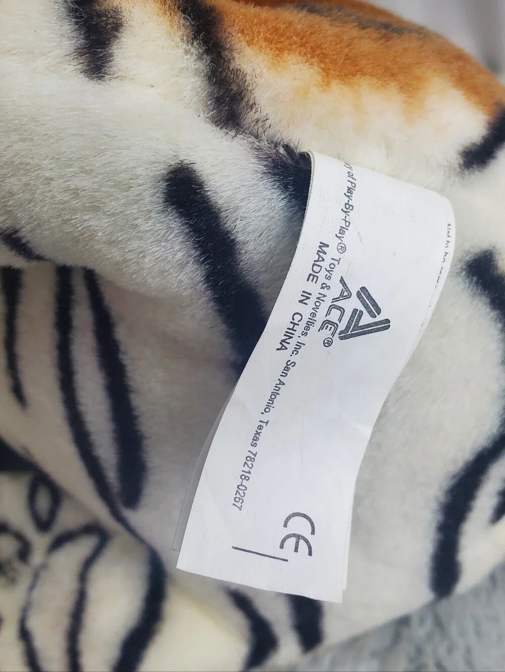 RARE HTF Vintage Realistic Animal Kingdom Sitting Tiger Approx 12” With Tag